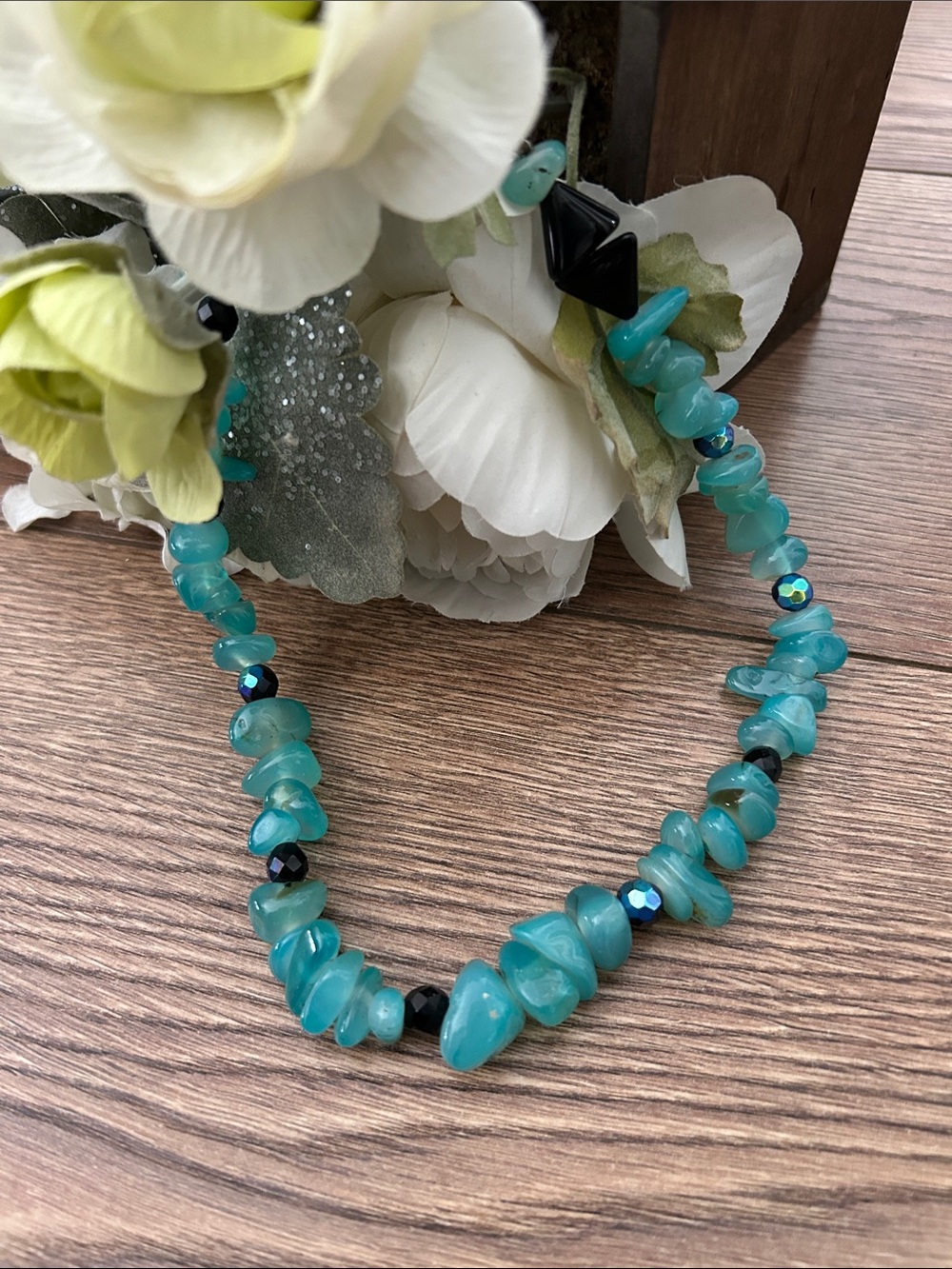 Turquoise Beaded Women's Necklace - Unbranded